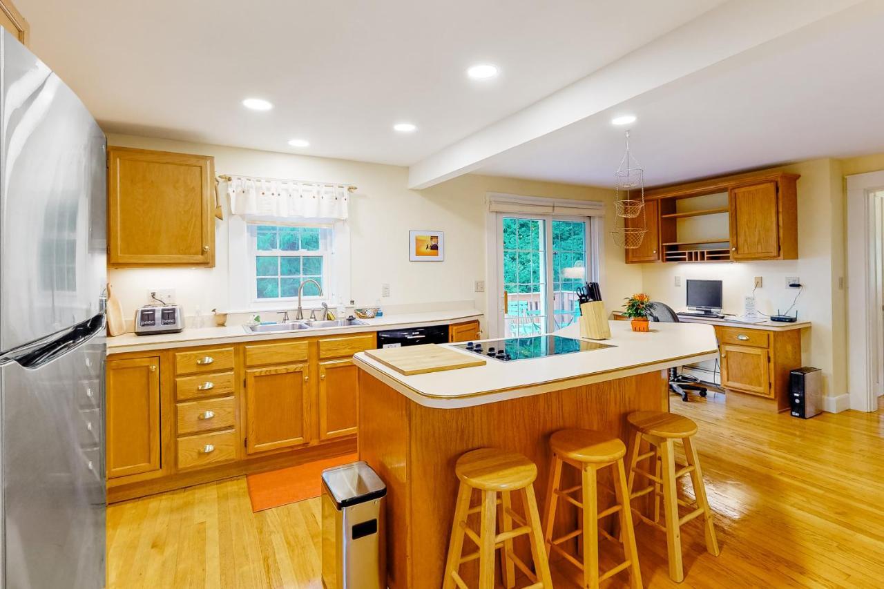Villa Cape Me Away Gilford Exterior foto