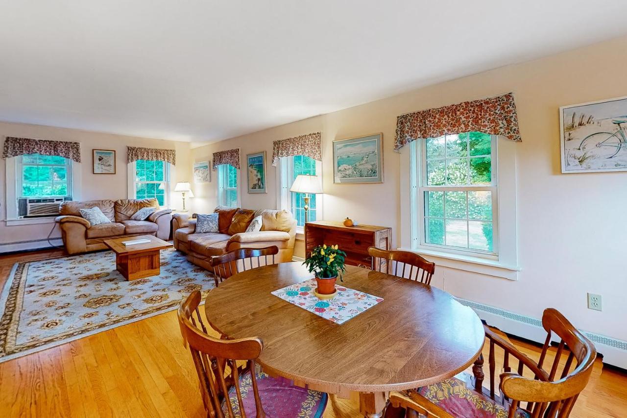 Villa Cape Me Away Gilford Exterior foto